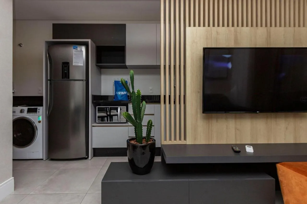 Porto Madero 204 - Apartamento Moderno Em Condominio Com Piscina E Academia No Rooftop No Centro De Bombinhas. Bombinhas