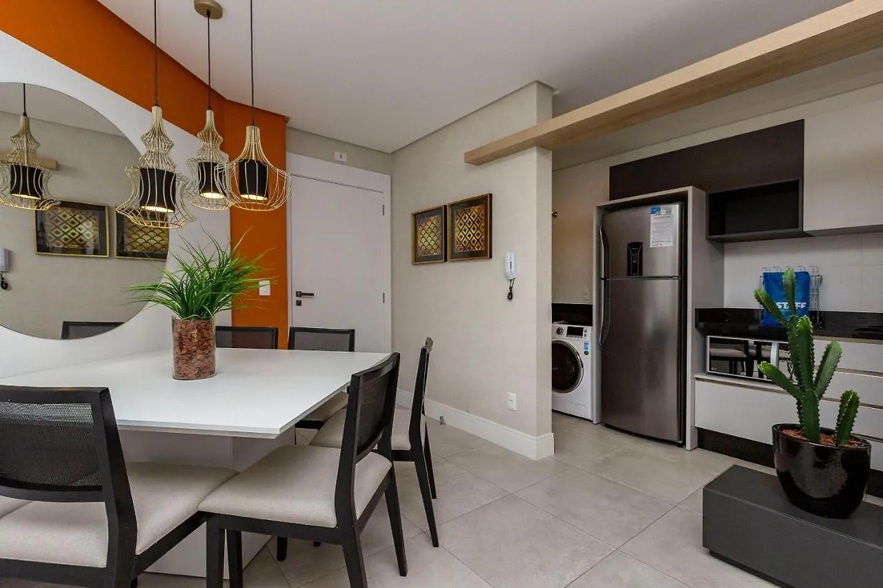 Porto Madero 204 - Apartamento Moderno Em Condominio Com Piscina E Academia No Rooftop No Centro De Bombinhas. דירה בומבינאס