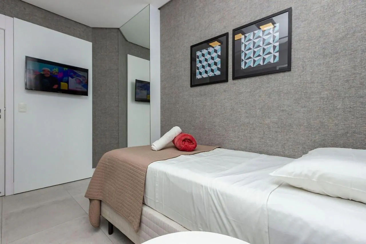Porto Madero 204 - Apartamento Moderno Em Condominio Com Piscina E Academia No Rooftop No Centro De Bombinhas. דירה